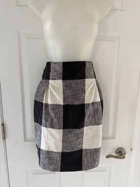 Club Monaco Check Cotton Blend Fully lined Skirt Black & White  Size 4